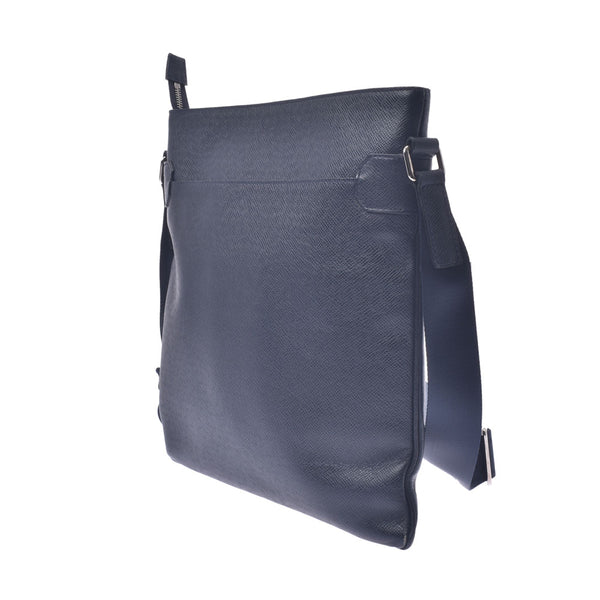 Louis Vuitton Louis Vuitton Taiga Sasha Boreal M32629 Men's Shoulder Bag AB Rank Used Sinkjo