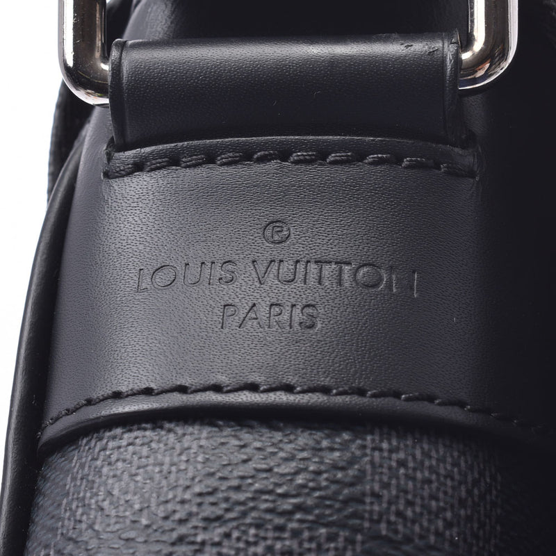 Louis Vuitton Louis Vuitton Damier Graphit District PM NM Black N41028 Men's Dumie Graphit Canvas Shoulder Bag AB Rank Used Silgrin
