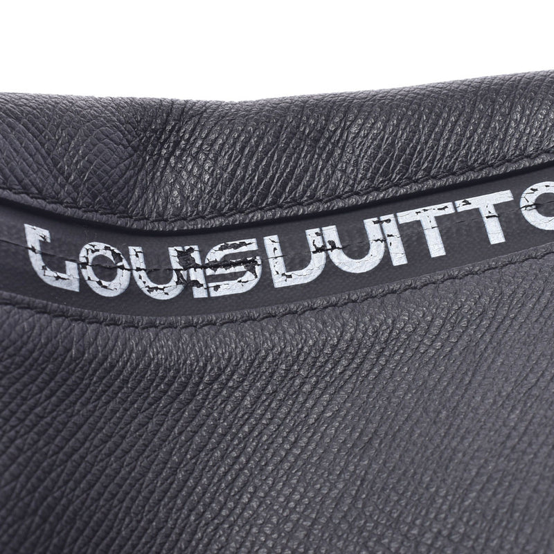 Louis Vuitton Louis Vuitton Taiga Cabarito Black M31009 Men's Leather Hand Bag B Rank Used Silgrin