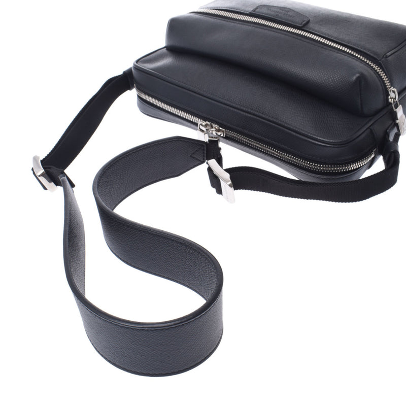 Louis Vuitton Louis Vuitton Taiga Outdoor Messenger PM Noir M33435 Men's Leather Shoulder Bag A-Rank Used Sinkjo