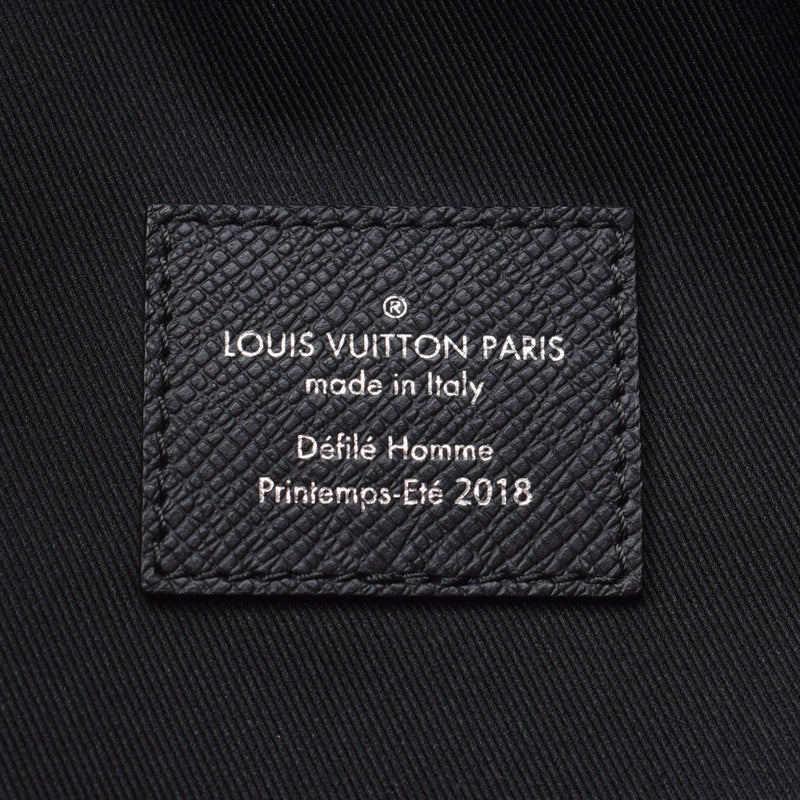 Louis Vuitton Louis Vuitton Taiga Cabarite Tote Bag Black M31009 Men's Leather Hand Bag B Rank Used Sinkjo