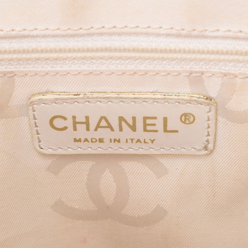 CHANEL Chanel Wild stitch white ladies caviar skin handbag used Ginzo