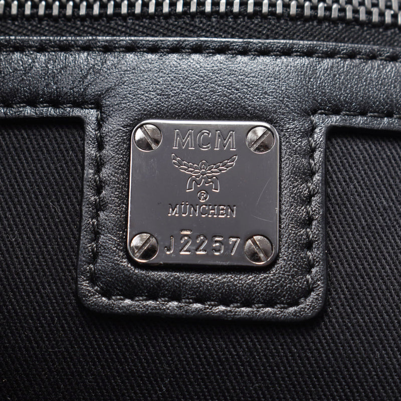 MCM EMM emblem L letter zipper Gree Unisex Leather Clutch Bag AB rank Silver