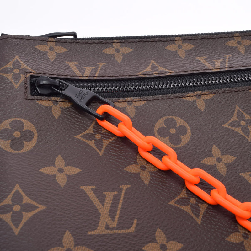 Louis vuitton a4 online pouch