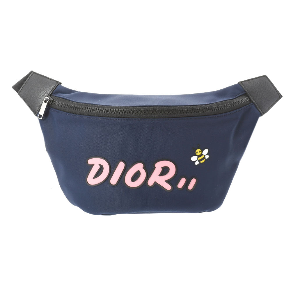 Dior × KAWS ボディーバッグ