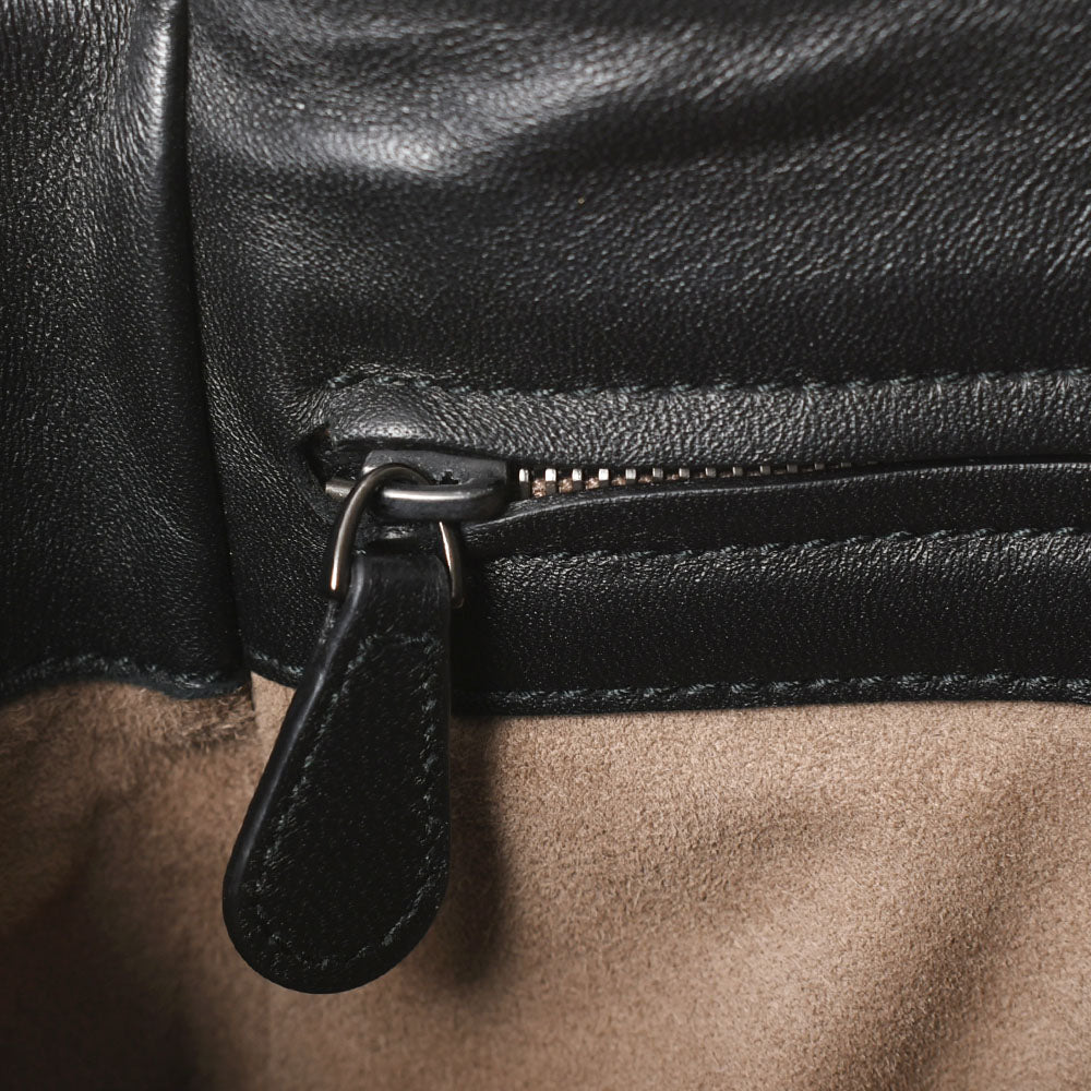 BOTTEGAVENETA ボッテガヴェネタ イントレチャート ショルダーバッグ アイボリー系/黒 レディース カーフ ショルダーバッグ ABランク 中古  人気・おすすめ｜使いやすい・旅行におすすめ 品質保証 全国発送 在庫限り