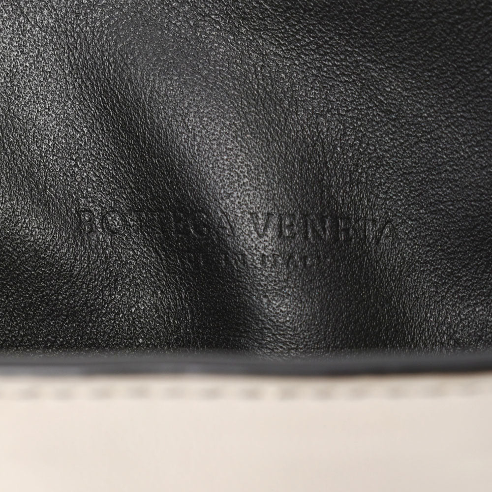 BOTTEGAVENETA ボッテガヴェネタ イントレチャート ショルダーバッグ アイボリー系/黒 レディース カーフ ショルダーバッグ ABランク 中古  人気・おすすめ｜使いやすい・旅行におすすめ 品質保証 全国発送 在庫限り