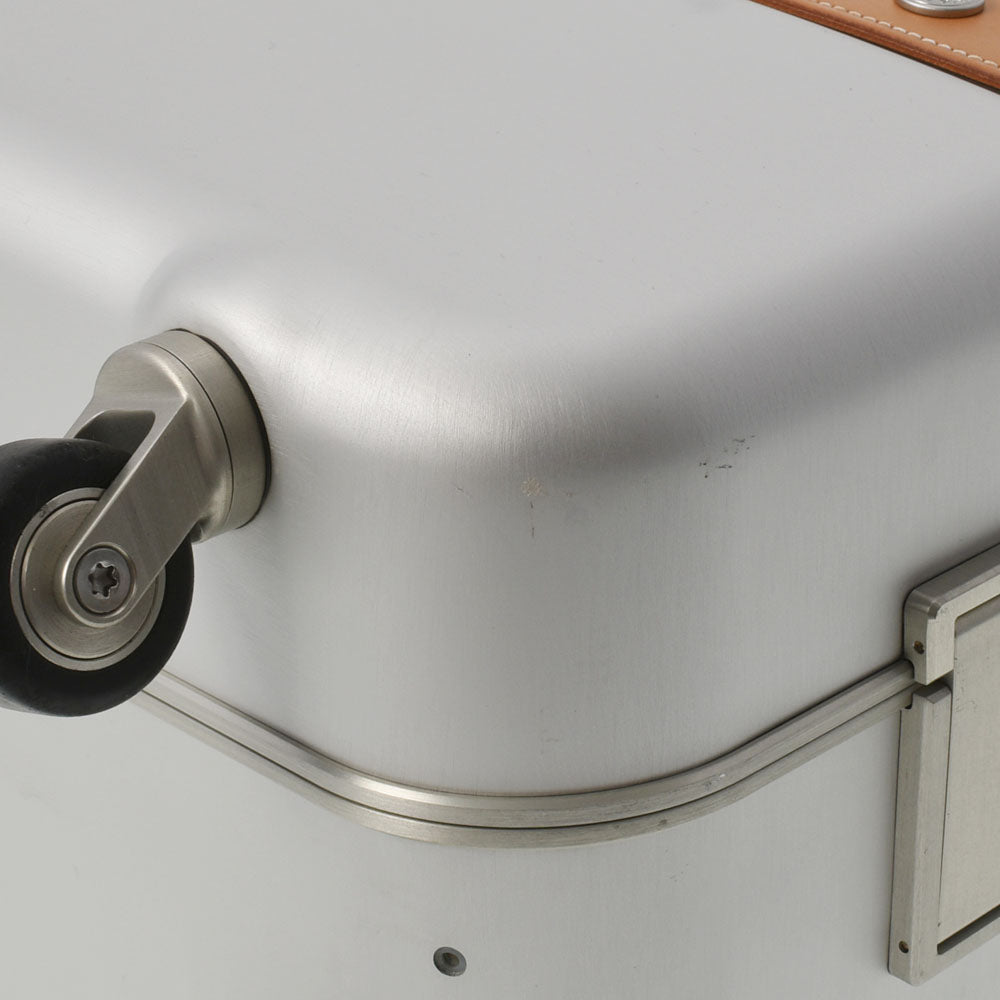 新品　オリバーガル　定価83,6000円　エルメス リンディ26 エクラ トリヨン ブルーオブスキュール/ウルトラ