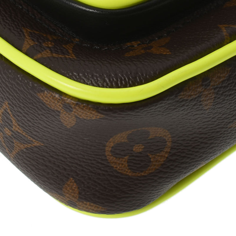 LOUIS VUITTON ルイヴィトン モノグラム マカサークリストファー ウエアラブルウォレット ネオンイエロー M80793 メンズ レザー ショルダーバッグ ABランク 中古 銀蔵