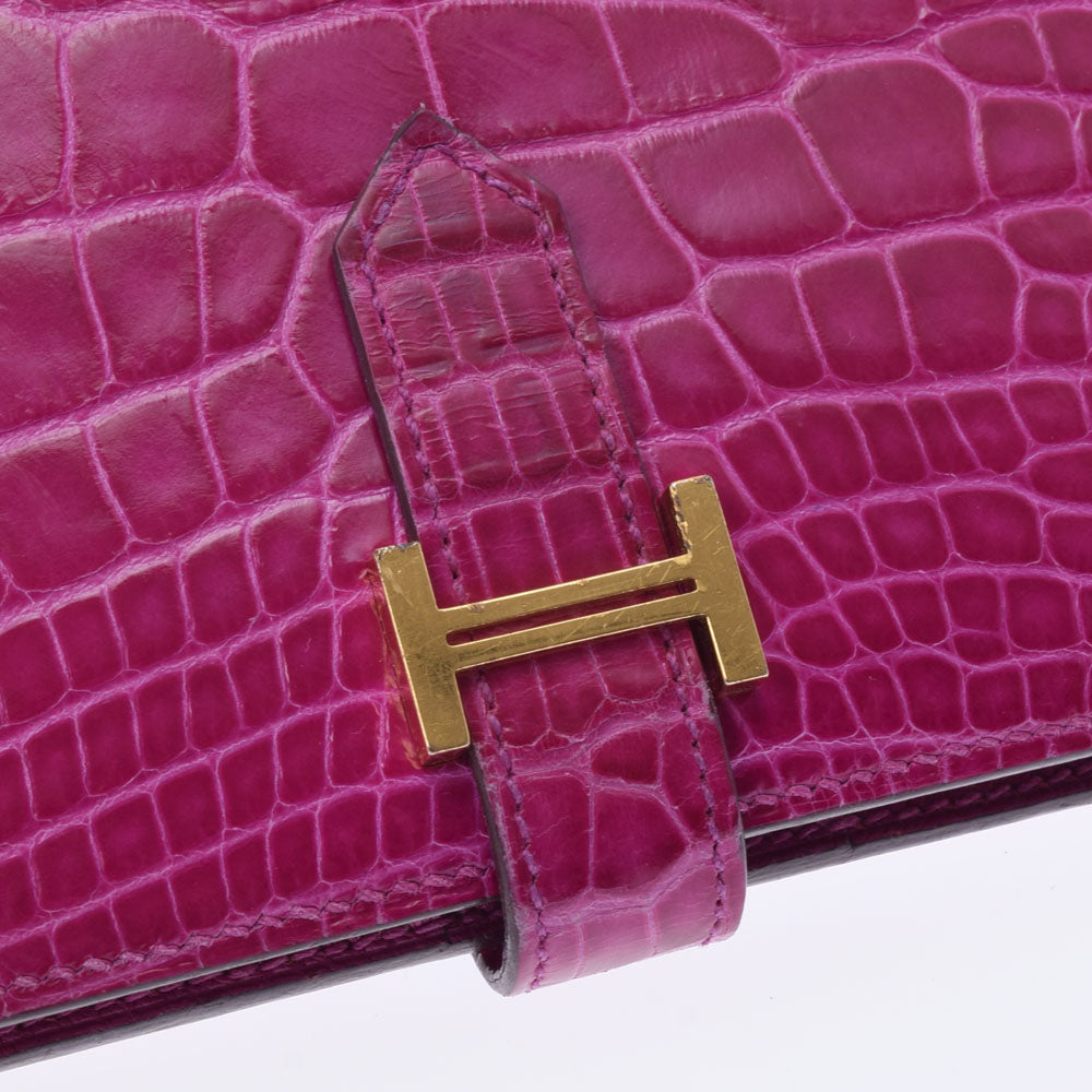 HERMES エルメス ベアンコンパクト ローズシェヘラザード ゴールド金具 A刻印(2017年頃) ユニセックス アリゲーター 二つ折り財布 ABランク 中古  人気・おすすめ｜使いやすい・旅行におすすめ セール中 全国発送 国内発送対応