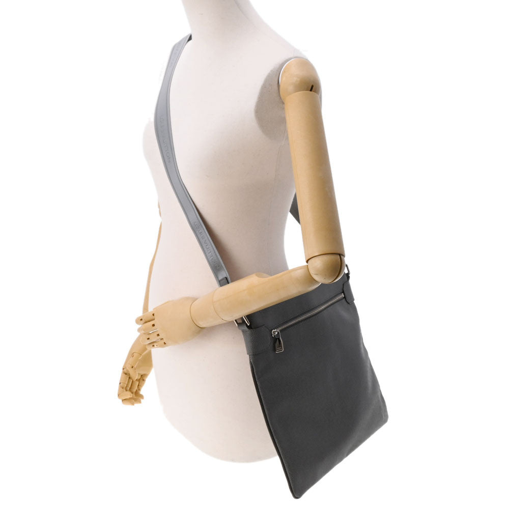 特価！！ルイビトンタイガ サシャ ショルダーバッグ サコッシュ レザー