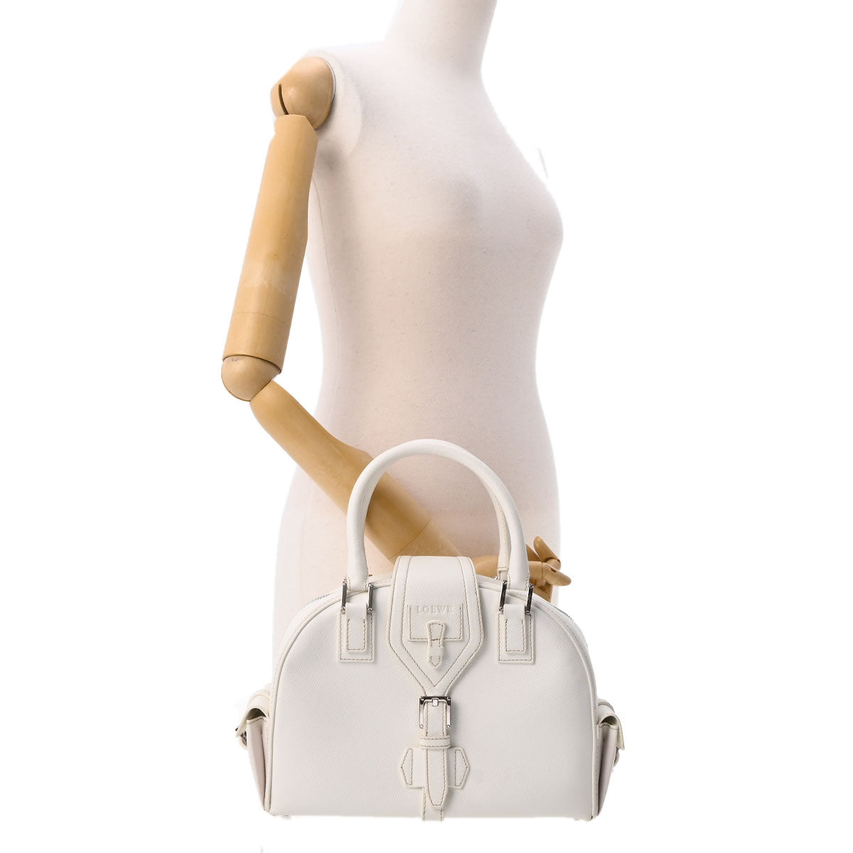 希少　ロエベ　 トラベラー ミニ ボーリングバッグ　ハンドバッグ ロエベトラベラー ミニボウリングバッグ ホワイト シルバー金具