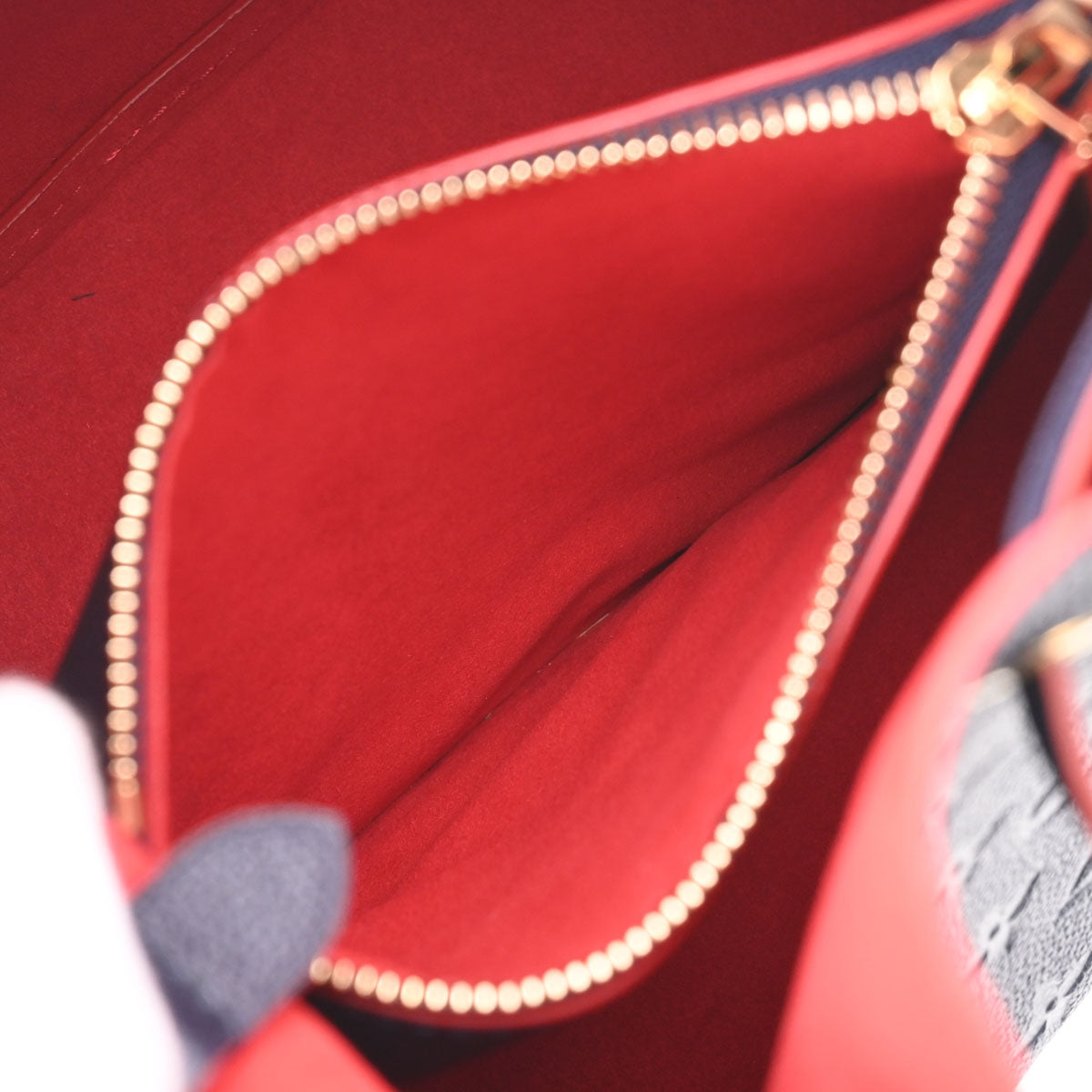 800000109850000-15_1200x.jpg?v