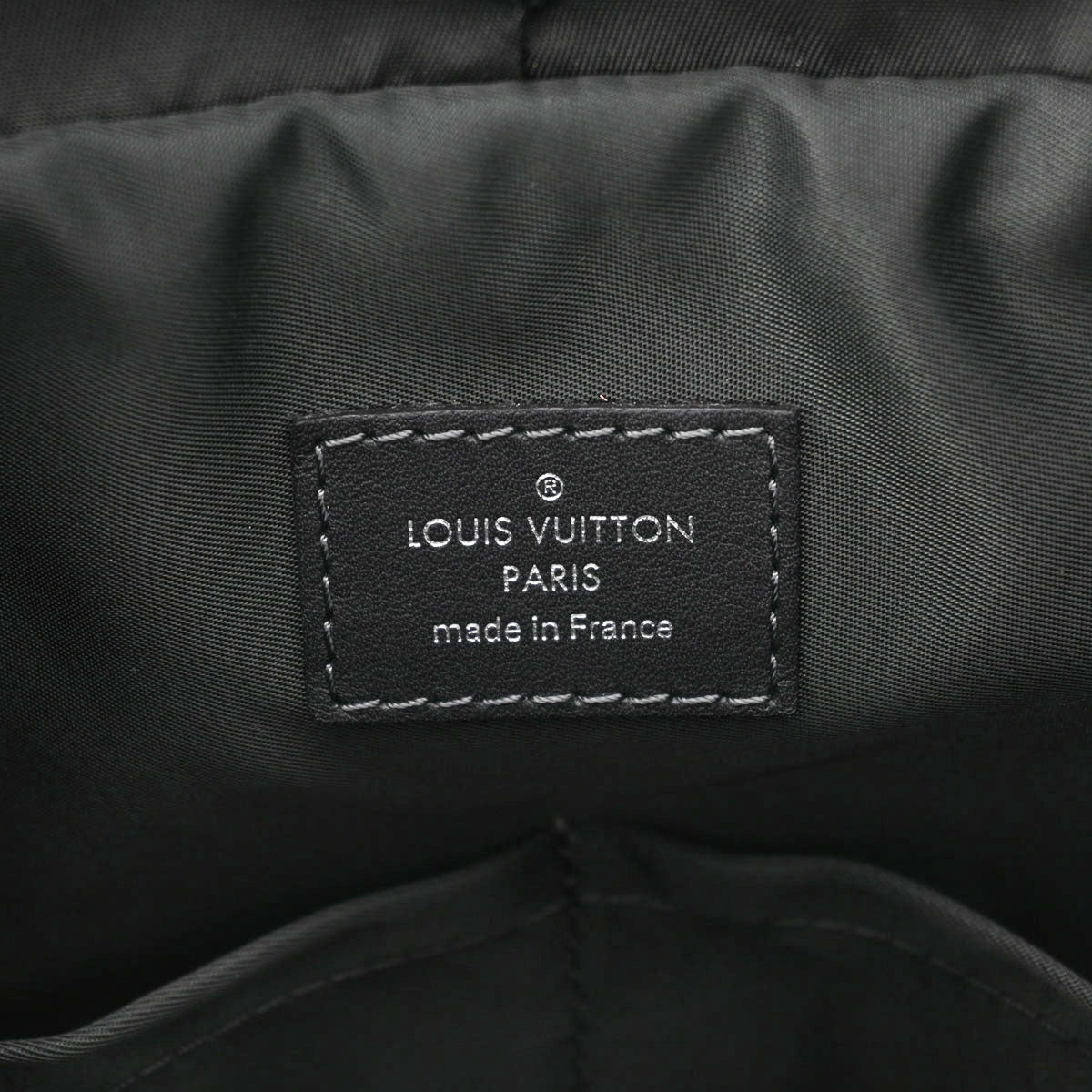 ルイヴィトンVライン パルス バックパック 14145 ノワール メンズ リュック・デイパック M51107 LOUIS VUITTON 中古 –  銀蔵オンライン