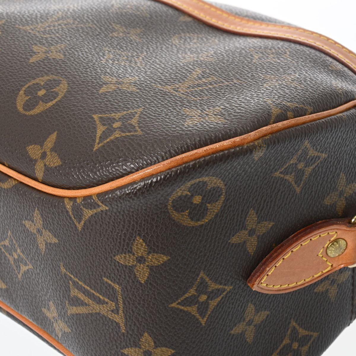 ルイヴィトンブロワ 14145 ブラウン レディース モノグラムキャンバス ショルダーバッグ M51221 LOUIS VUITTON 中古 –  銀蔵オンライン