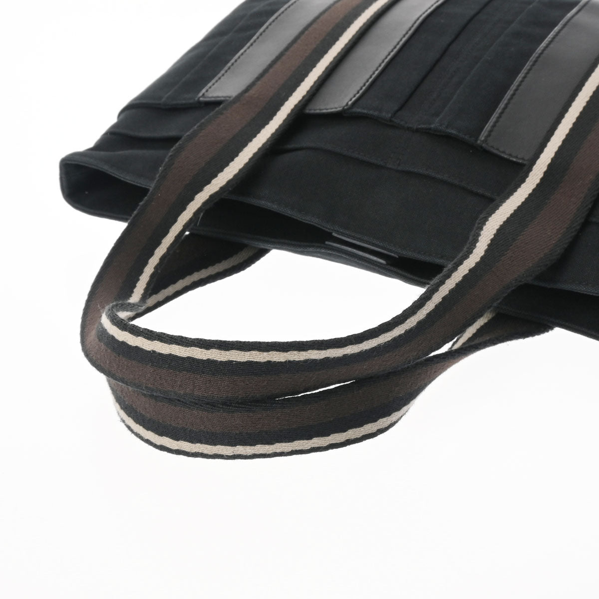 エルメストロカホリゾンタル MM 黒 シルバー金具 レディース