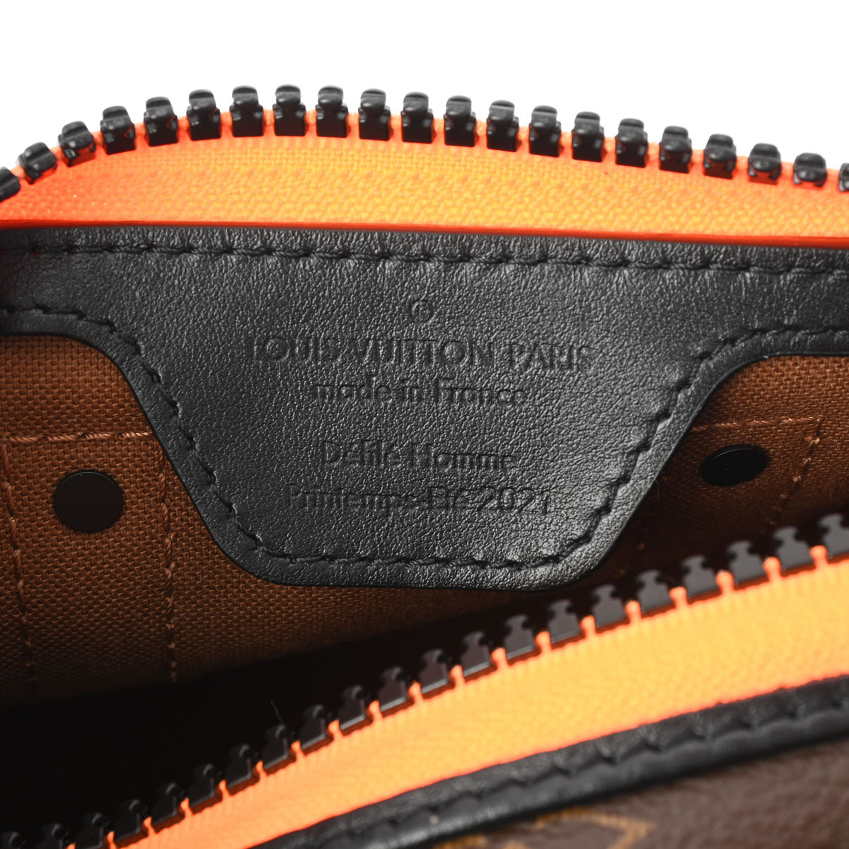LOUIS VUITTON ストラップ オレンジ/ブラック ルイ・ヴィトン 】夏の装いに効く「サフランオレンジ」。ミニバッグ
