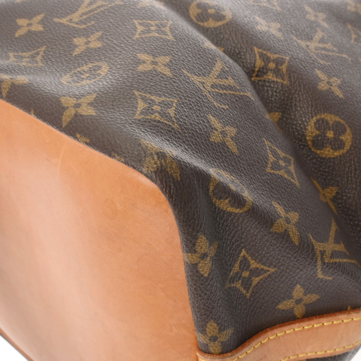 ルイヴィトンプチノエ 14145 ブラウン レディース モノグラムキャンバス ショルダーバッグ M42226 LOUIS VUITTON 中古 –  銀蔵オンライン