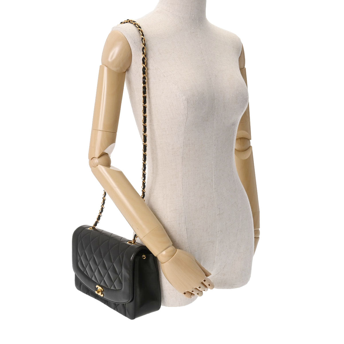 CHANEL シャネル マトラッセ ダイアナ 25cm チェーンショルダー  黒 ゴールド金具 A01165 レディース ラムスキン ショルダーバッグ Aランク 中古  人気・おすすめ｜使いやすい・旅行におすすめ セール中 全国発送 国内発送対応