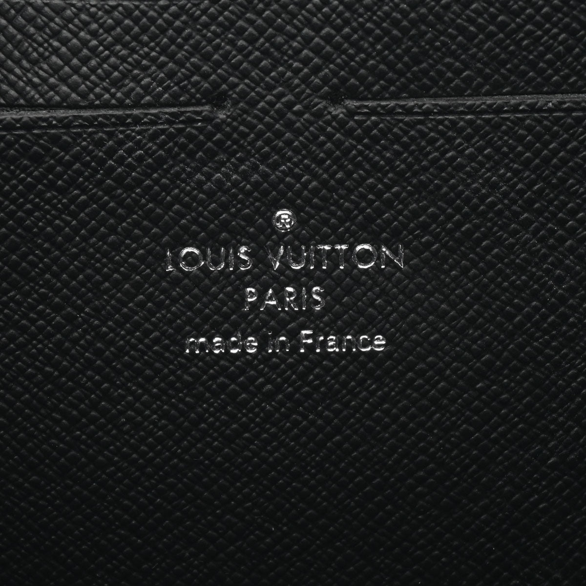 ルイヴィトングラフィット ポシェットヴォワヤージュMM 14137 黒