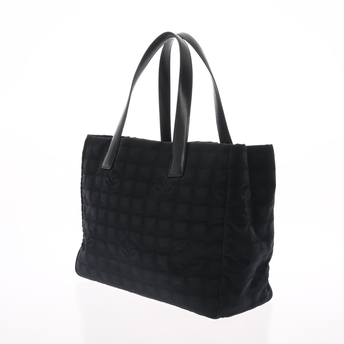 シャネルニュートラベルライン トートMM 黒 ゴールド金具