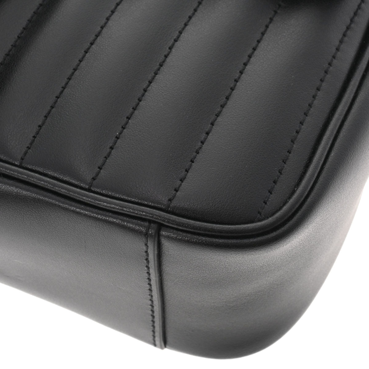 グッチキルティング スモール バッグ 43061 黒 シルバー金具