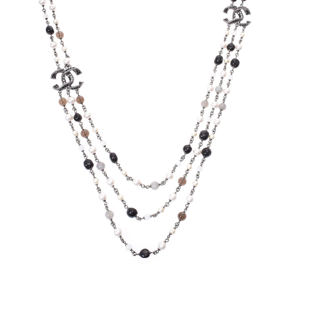 Chanel long pearl necklace here mark 15 years model white / black / gray X  silver metal fittings Lady's fake pearl necklace CHANEL used goods – 銀蔵オンライン
