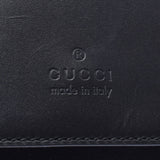 GUCCI GuccCI, Black Men' s GG Canvas GG Canvas messenger bags 353401 used in the middle of the bag.