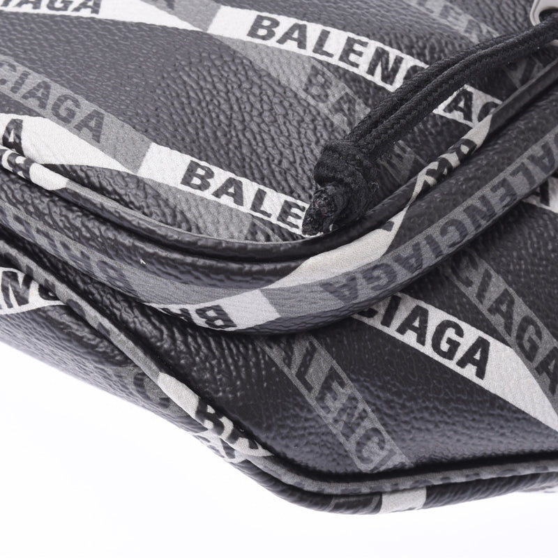 BALENCIAGA バレンシアガ エクスプローラーベルトバッグ ボディバッグ ロゴプリント 黒/白 ユニセックス PVC ウエストバッグ ABランク 中古 銀蔵