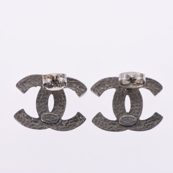 CHANEL Chanel here mark 2003 model lady's metal pierced earrings A rank used silver storehouse