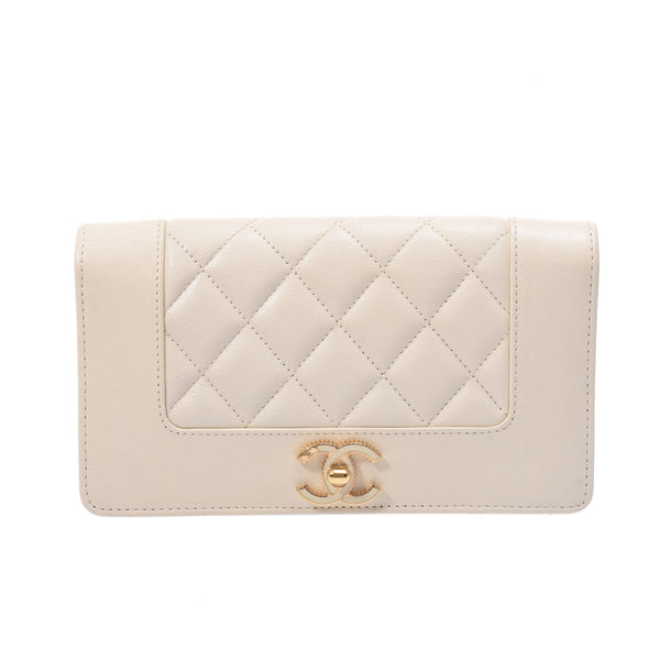 CHANEL Chanel Vintage Madmo Azel Two-folded wallet Ivory Ladies Curf Long Wallet A-Rank Used Silgrin