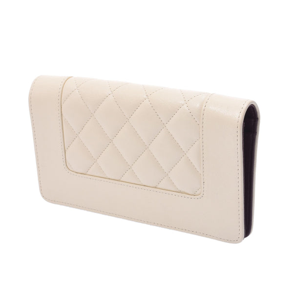 CHANEL Chanel Vintage Madmo Azel Two-folded wallet Ivory Ladies Curf Long Wallet A-Rank Used Silgrin