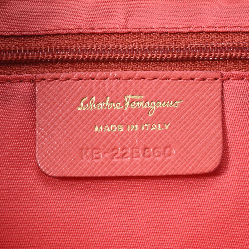 Salvatore Ferragamo Ferragamo丝带鲑鱼粉红色金黄色动机KB-22B860女士尼龙袋子