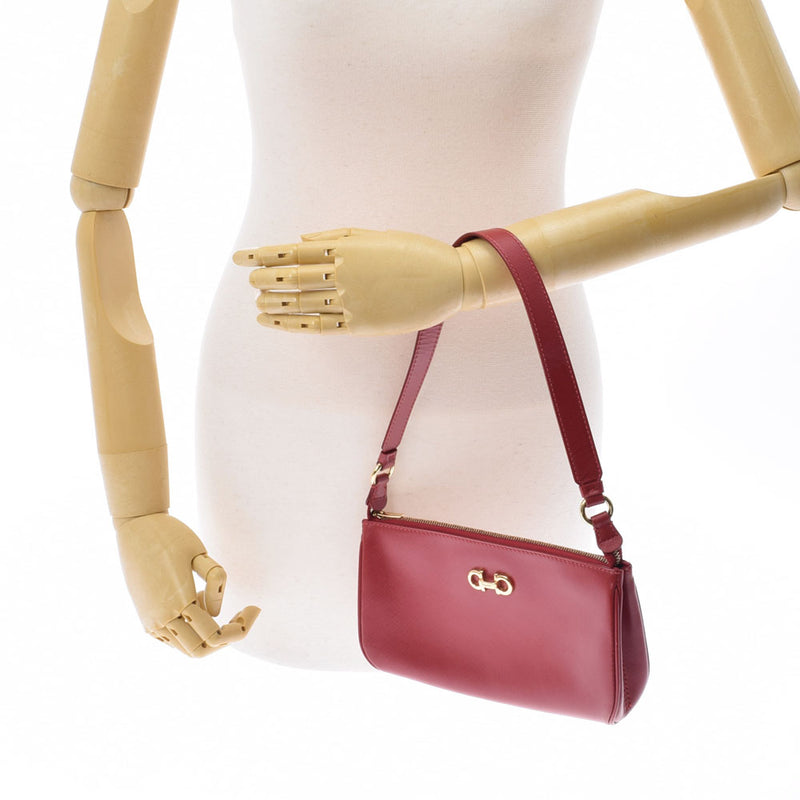 Salvatore Ferragamo Ferragamo Ganchini Red Gold Bracket Ladies Calf Handbag AB Rank Used Ginzo