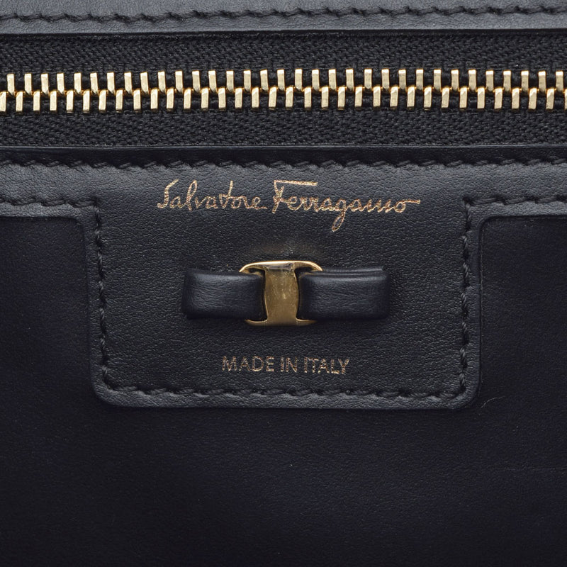 SALVATORE FERRAGAMO フェラガモ ヴァラ チェーン 黒 ゴールド金具 レディース レザー ショルダーバッグ Aランク 中古 銀蔵