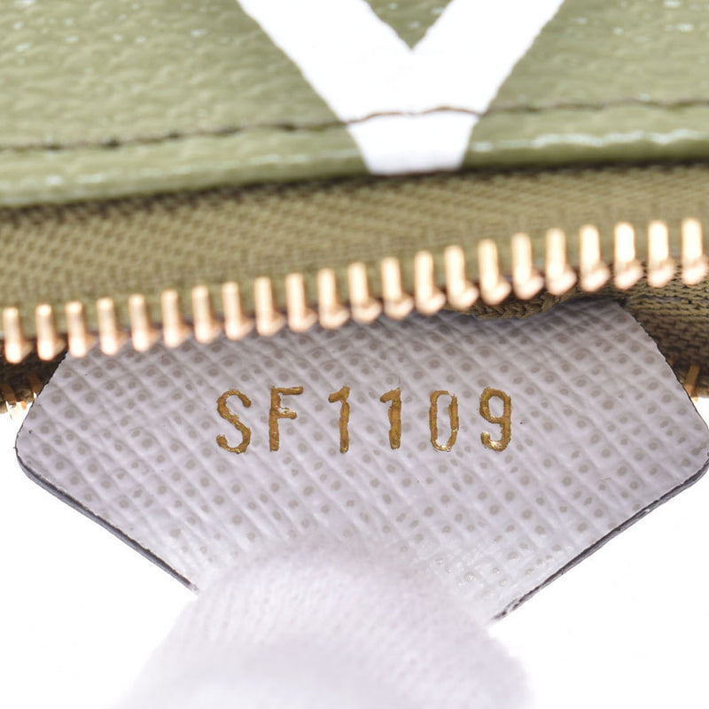 路易威登路易威登巨型会标米色/象牙/绿色黄金硬件中性配件袋M67579