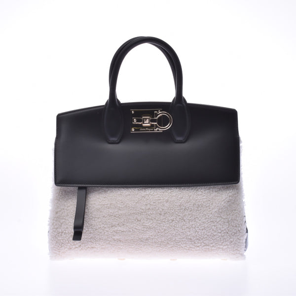 Salvatore Ferragamo Ferragamo Gandini Handbag Black/White Ladies Leather/Shearing/Patent 2WAY Bag Shindo Used Ginzo