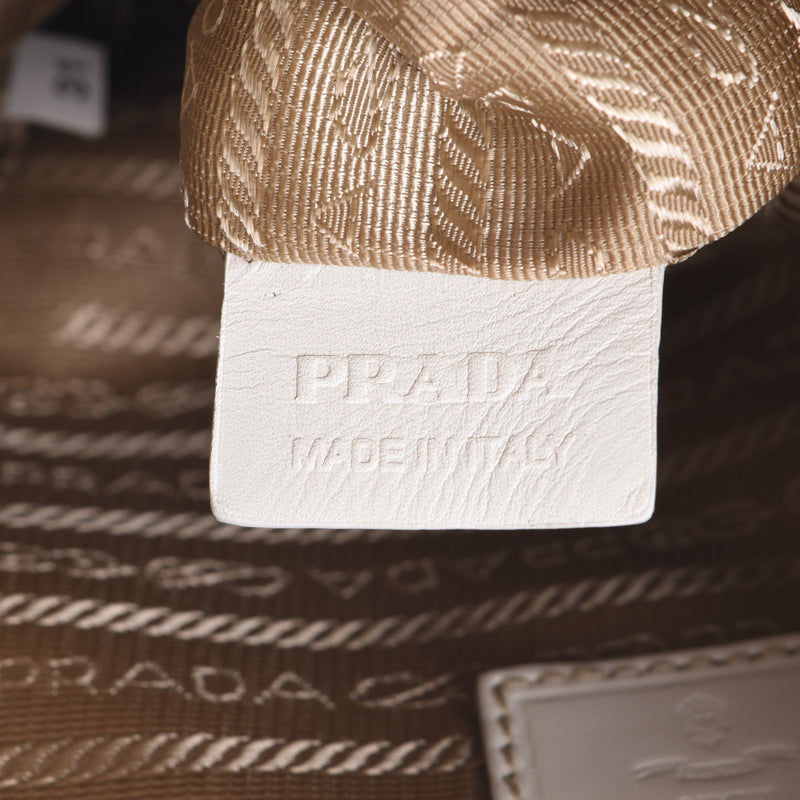 Prada Prada Drawstrape Breege / White 1N1304女装提花/皮革袋AB排名使用水池