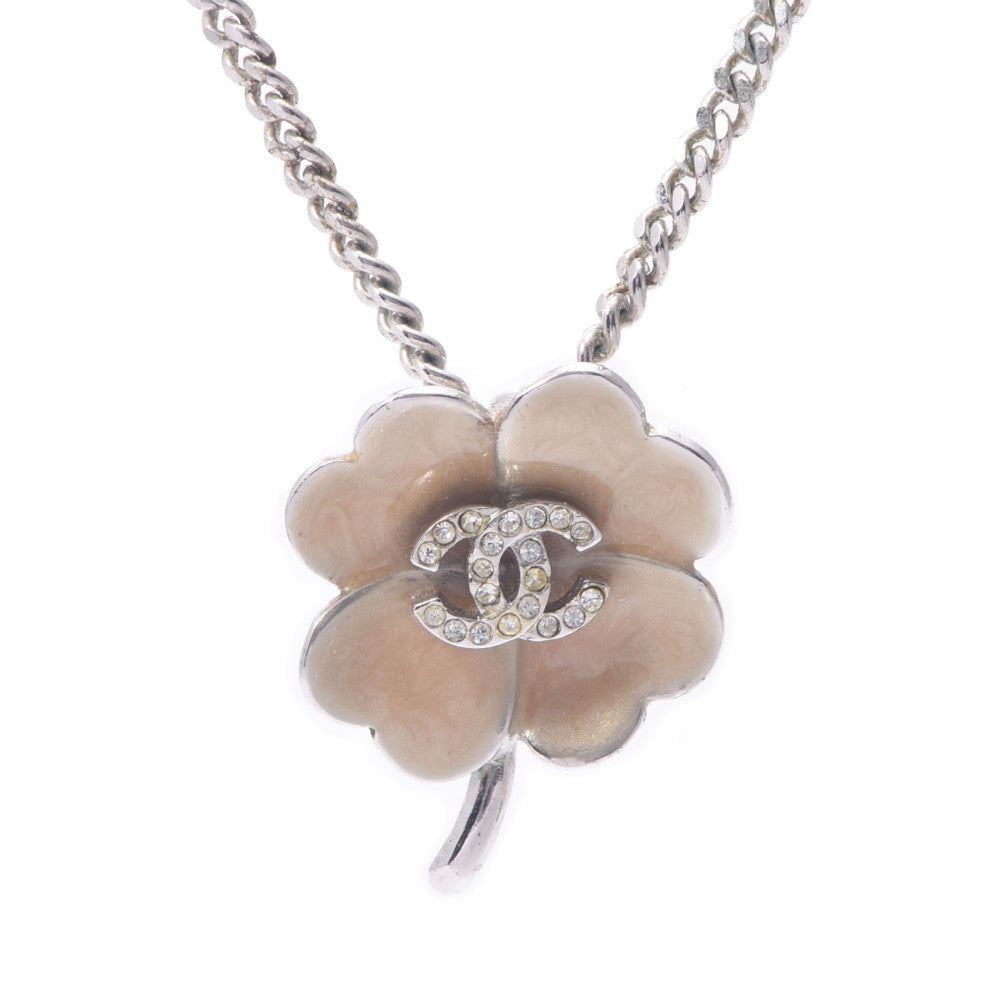 Chanel Coco Mark Clover 2004 Model Beige / Silver Ladies Necklace Chanel  Used – 銀蔵オンライン