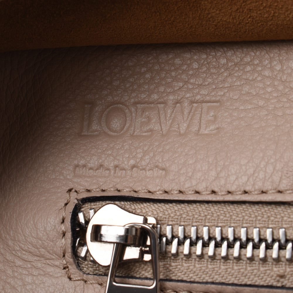 現行 LOEWE アマソナ28 2WAY ハンドバック ベージュ チャーム ロエベアマソナ28 2WAYバッグ ベージュ シルバー金具 レディース