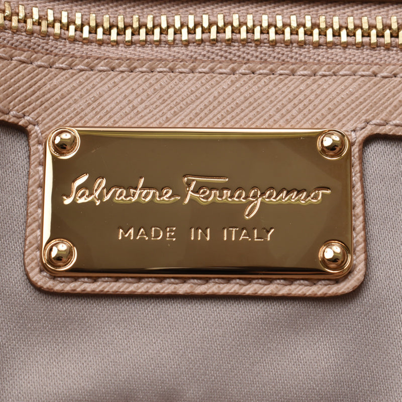 Salvatore Ferragamo Ferragamo vara链条袋米色黄金支架女装皮革手提包a-nang