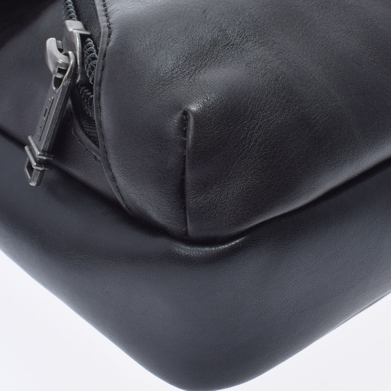 TUMI Tumi Black Men's Leather Shoulder Bag AB Rank Used Ginzo