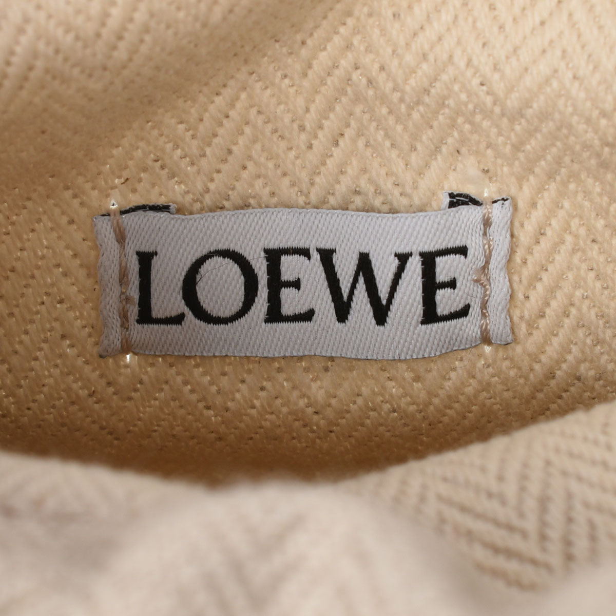 ロエベアナグラム カット アウト ポケット 白 レディース ショルダーバッグ LOEWE 中古 – 銀蔵オンライン