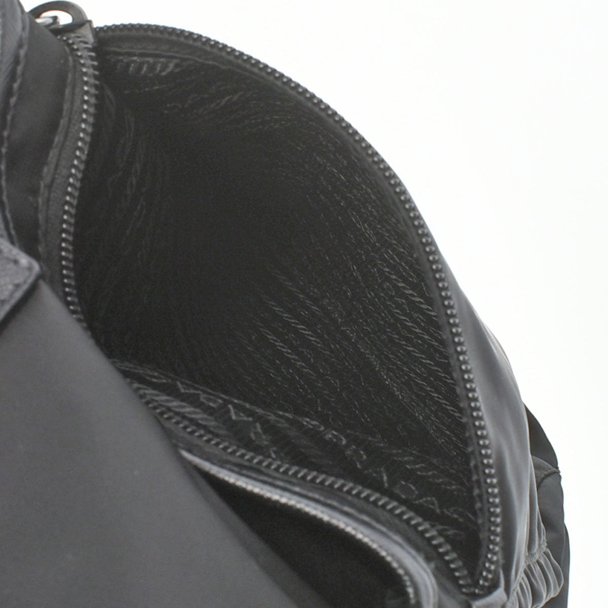 プラダ2WAY トート 黒 シルバー金具 メンズ ナイロン ショルダーバッグ