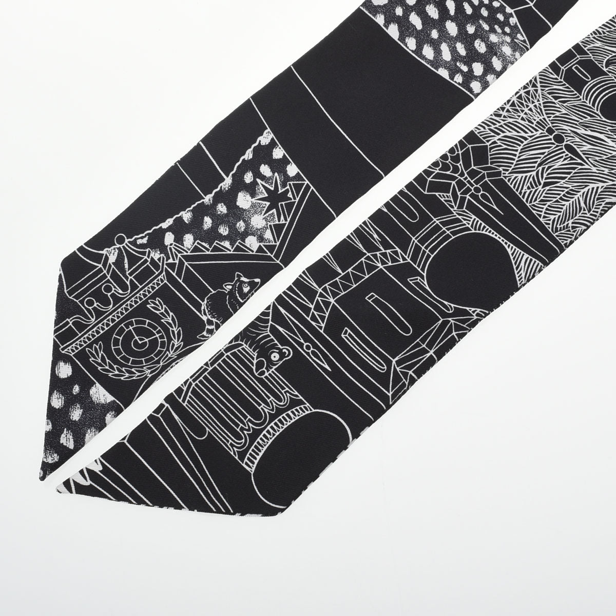 ブラック❤︎エルメス　ツイリー　エルメスストーリー　ハート柄 人気ブラック❤︎エルメス ツイリー HERMESストーリー ハート柄 - メルカリ