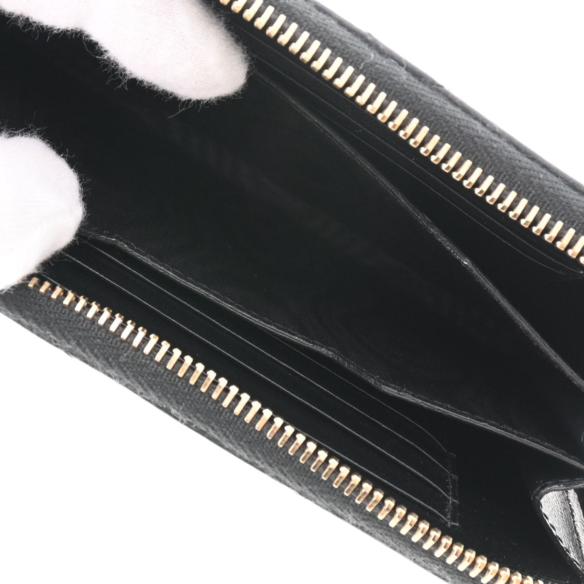 SAINT LAURENT 黒 レザー ポーチ サンローランマルチポーチ 黒 GP金具 レディース レザー ポーチ SAINT