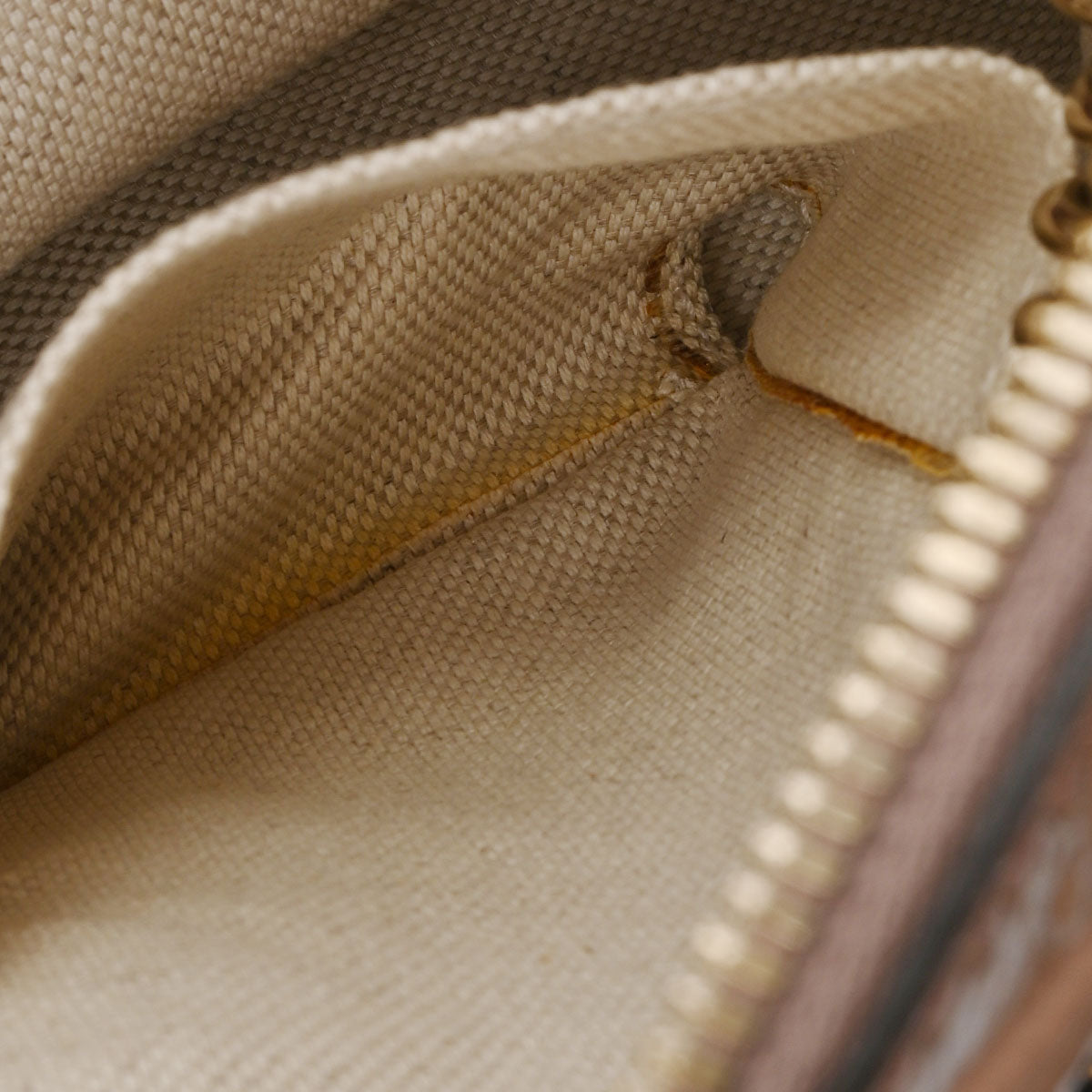 グッチソーホー チェーンショルダー ベージュ ゴールド金具 レディース