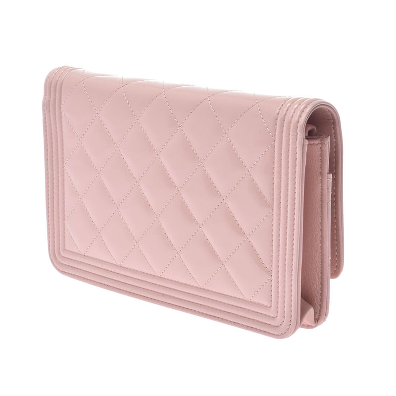 CHANEL シャネルボーイシャネル 
 ピンク ゴールド金具 レディース エナメル チェーンウォレット
 
 中古