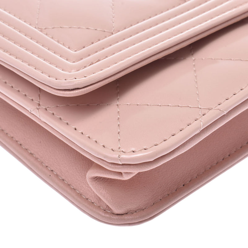 香奈儿（Chanel）男孩香奈儿（Chanel）玫瑰金硬件女士珐琅链钱包二手