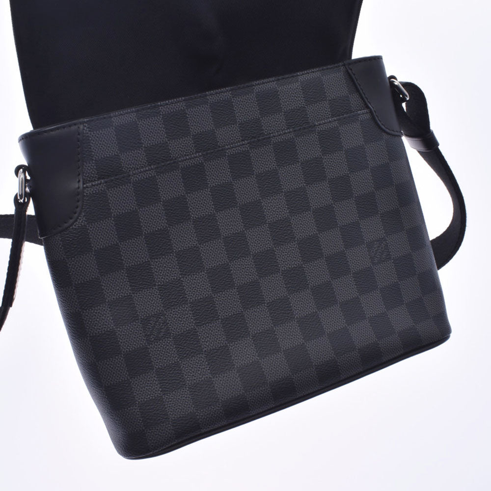 ルイヴィトンディストリクトPM NM 14137 黒 メンズ ダミエグラフィットキャンバス ショルダーバッグ N41028 LOUIS VUITTON  中古 – 銀蔵オンライン